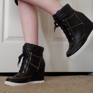 Wedge Bottie sneaker